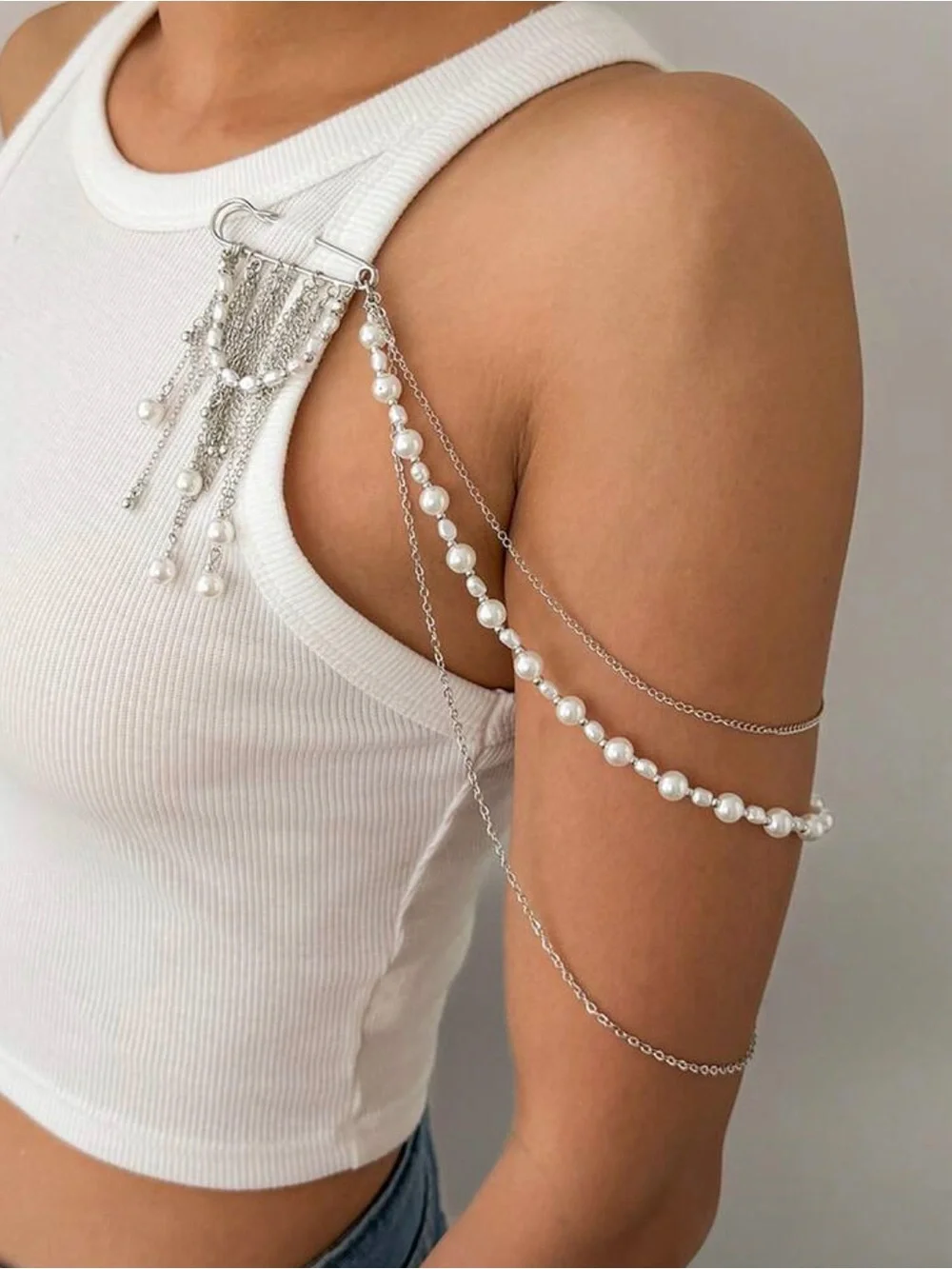 ✨NEW Pearl and Silver Draped Arm Chain Brooch